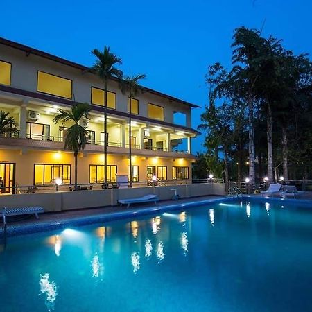 Hotel Rainforest Sauraha Zewnętrze zdjęcie
