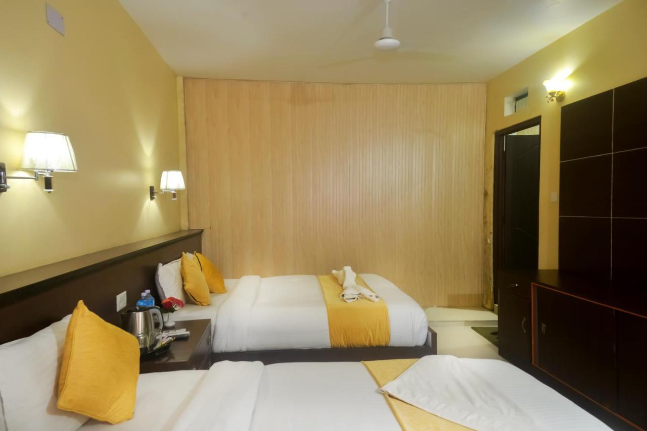 Hotel Rainforest Sauraha Zewnętrze zdjęcie