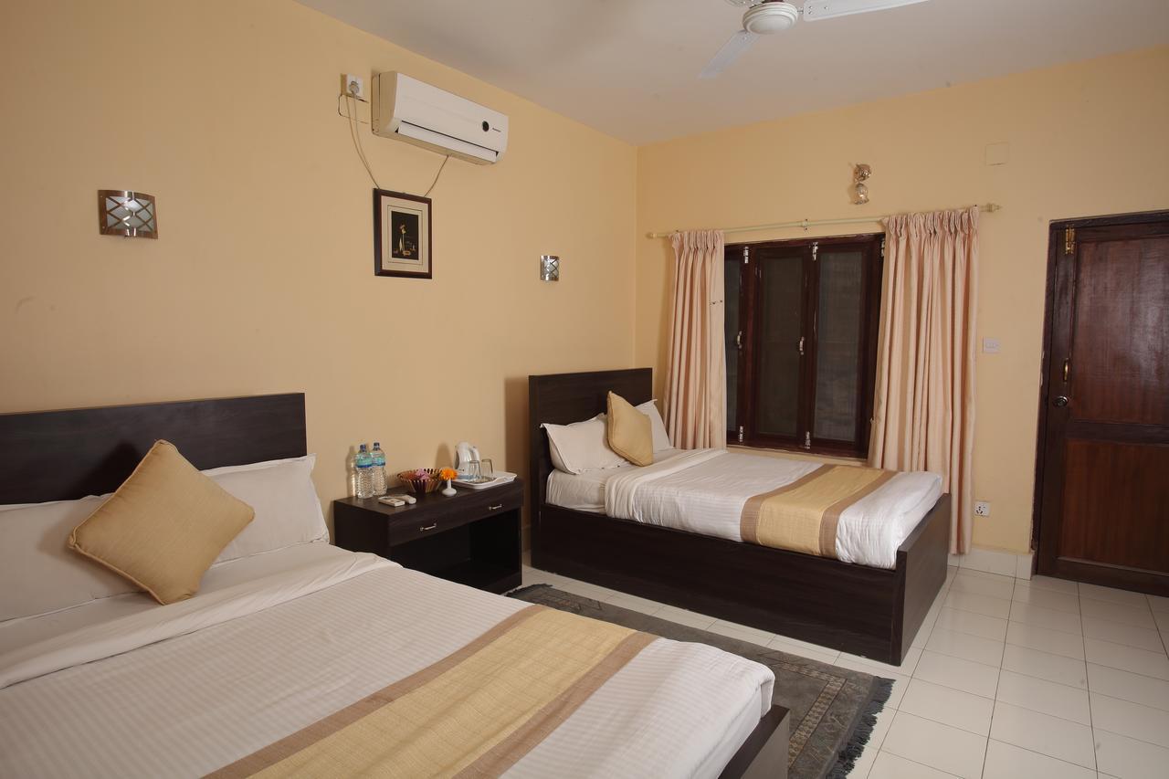 Hotel Rainforest Sauraha Zewnętrze zdjęcie