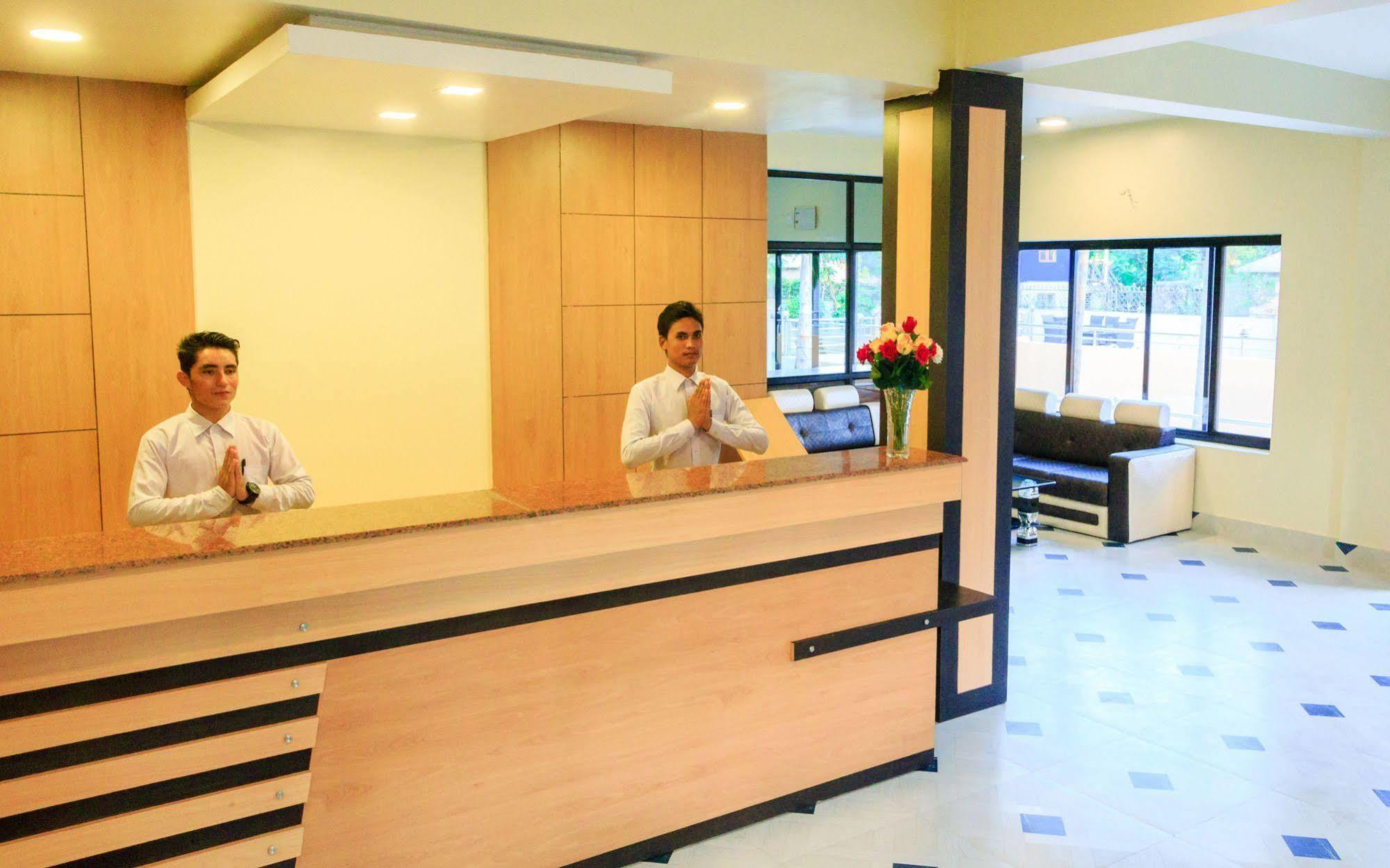 Hotel Rainforest Sauraha Zewnętrze zdjęcie